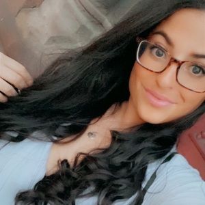 Meet your Posher, Carly